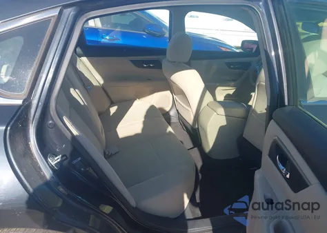 2015 Nissan Altima 2.5 S z USA, uszkodzony, nr VIN 1N4AL3AP1FC452982